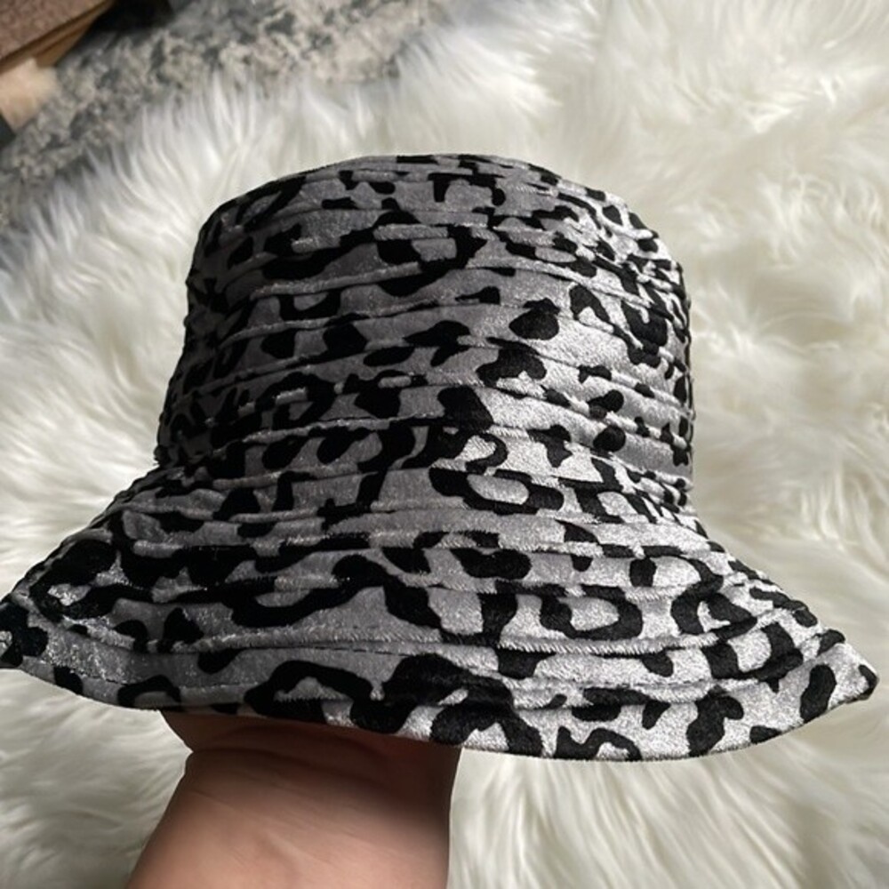 Animal print bucket hat